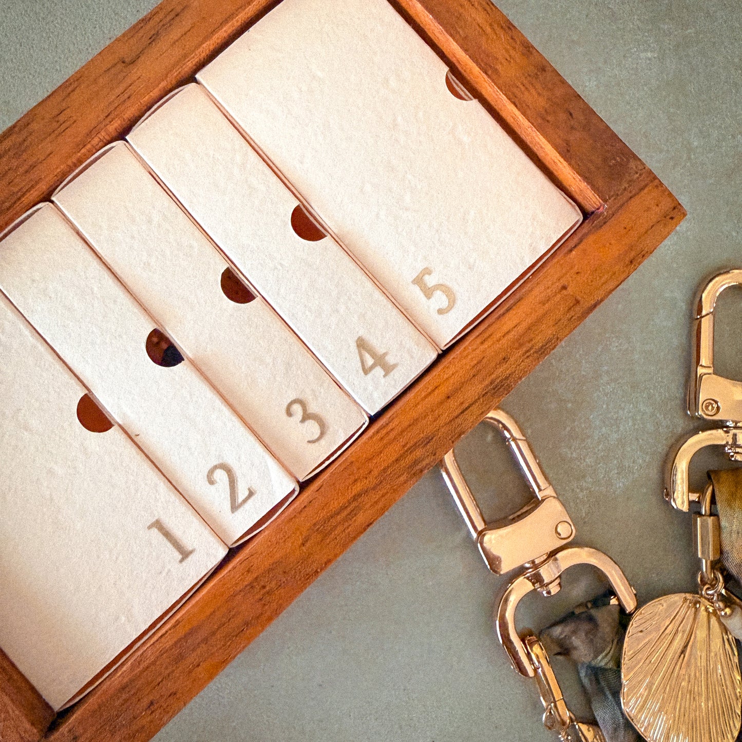 Kwento Holiday Box - Limited Edition (So Niice x Lu France Interiors)